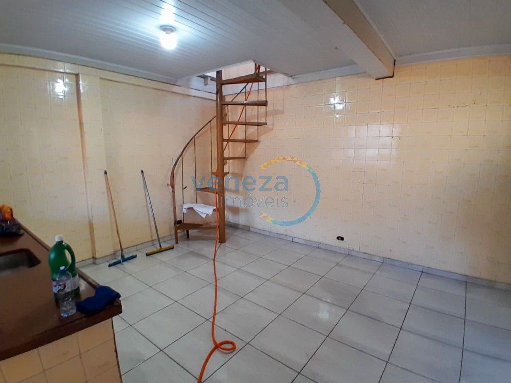 Casa Residencial à venda no bairro Ipanema de Londrina com 189.92m<sup>2</sup> útil, 3 quartos, 2 vagas de garagem