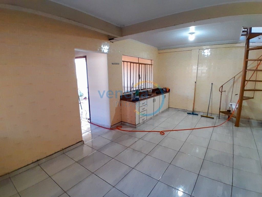 Casa Residencial à venda no bairro Ipanema de Londrina com 189.92m<sup>2</sup> útil, 3 quartos, 2 vagas de garagem