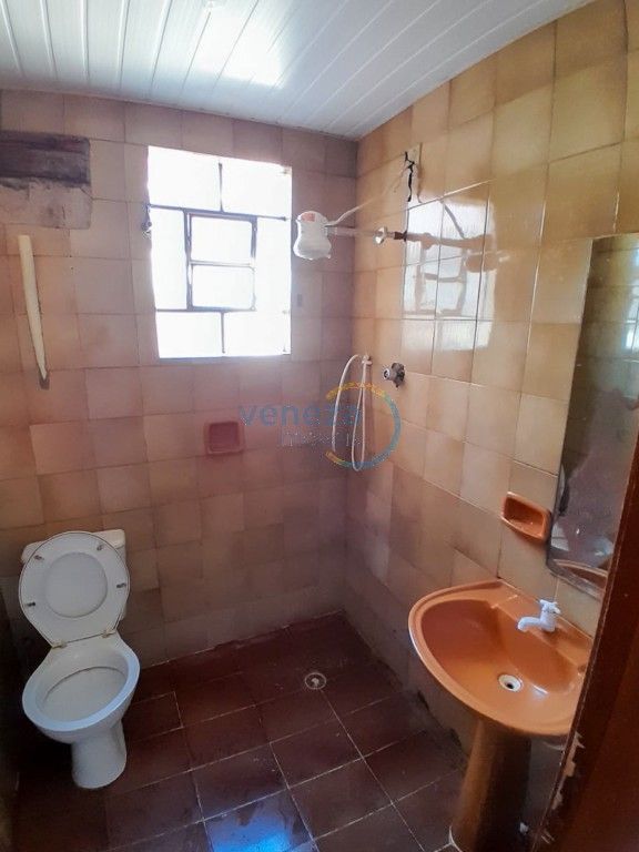 Casa Residencial à venda no bairro Ipanema de Londrina com 189.92m<sup>2</sup> útil, 3 quartos, 2 vagas de garagem