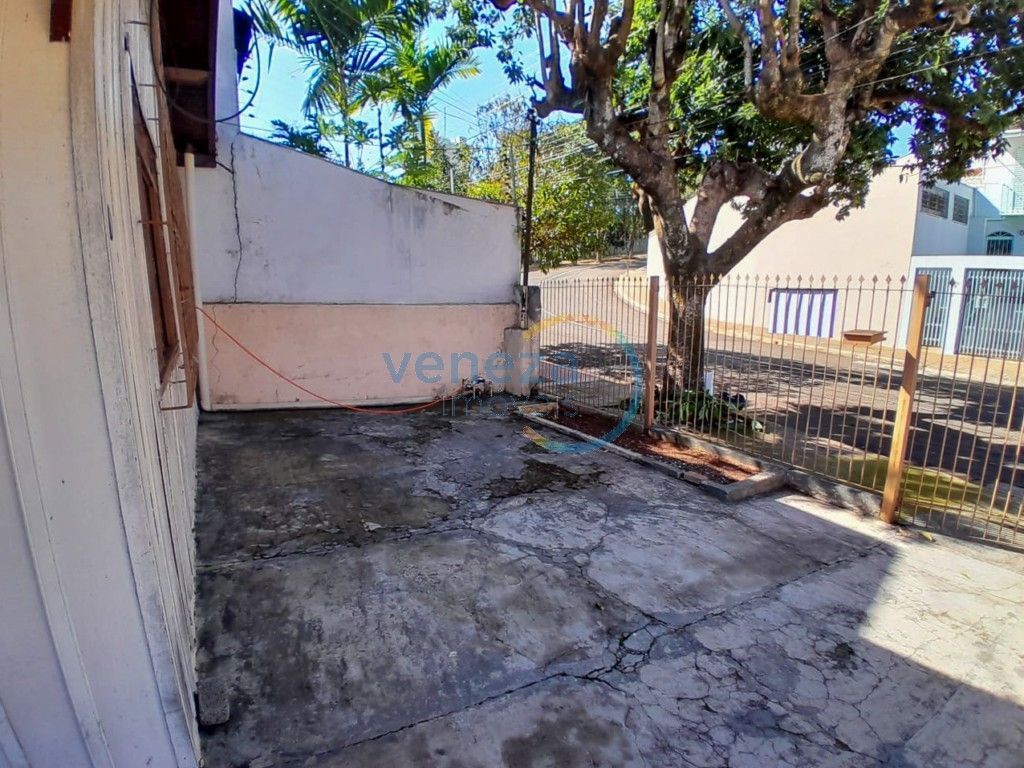 Casa Residencial à venda no bairro Ipanema de Londrina com 189.92m<sup>2</sup> útil, 3 quartos, 2 vagas de garagem