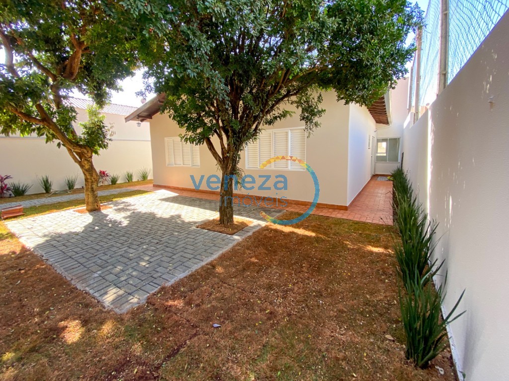 Casa Residencial à venda no bairro Rodocentro de Londrina com 250m<sup>2</sup> útil, 3 quartos, 2 vagas de garagem