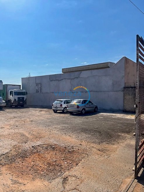 Terreno à venda no bairro Industrias Leves de Londrina com 900m<sup>2</sup> total