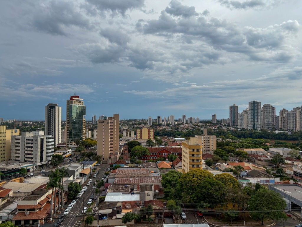 Apartamento à venda no bairro Higienopolis de Londrina com 78m<sup>2</sup> útil, 2 quartos, 2 vagas de garagem