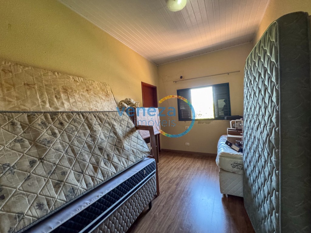 Barracão para locação no bairro Yara de Londrina com 582m<sup>2</sup> útil, 1 vaga de garagem