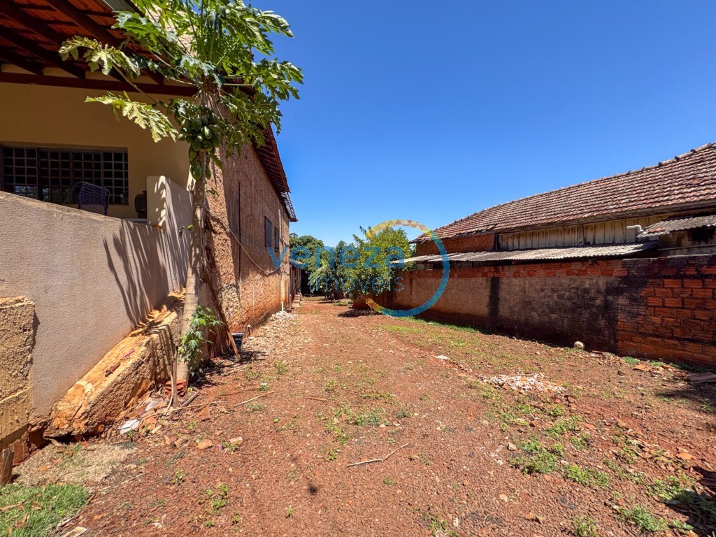 Barracão para locação no bairro Yara de Londrina com 582m<sup>2</sup> útil, 1 vaga de garagem