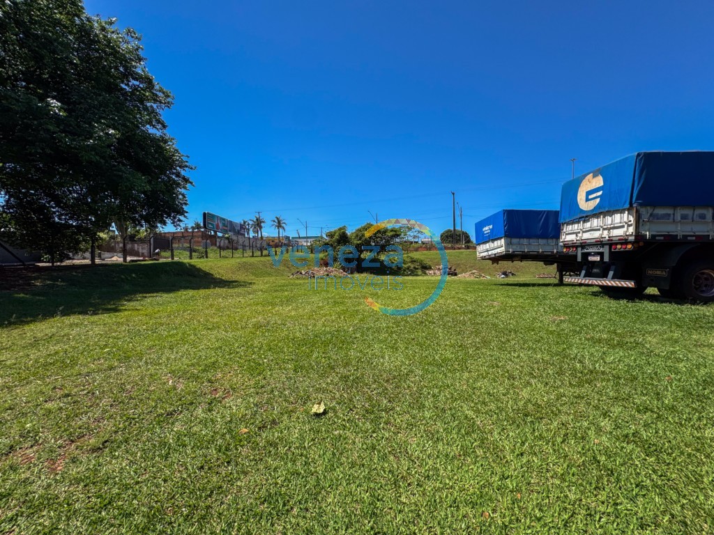 Barracão para locação no bairro Yara de Londrina com 582m<sup>2</sup> útil, 1 vaga de garagem