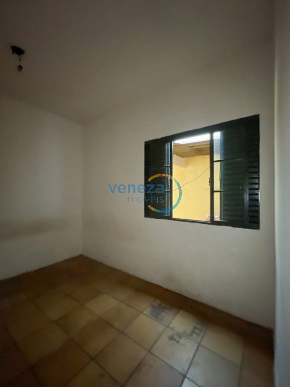 Casa Comercial à venda no bairro Coliseu de Londrina com 170m<sup>2</sup> útil, 1 vaga de garagem