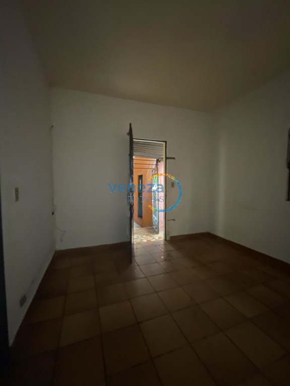 Casa Comercial à venda no bairro Coliseu de Londrina com 170m<sup>2</sup> útil, 1 vaga de garagem