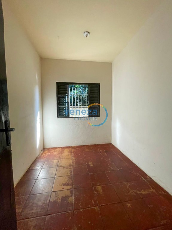 Casa Comercial à venda no bairro Coliseu de Londrina com 170m<sup>2</sup> útil, 1 vaga de garagem