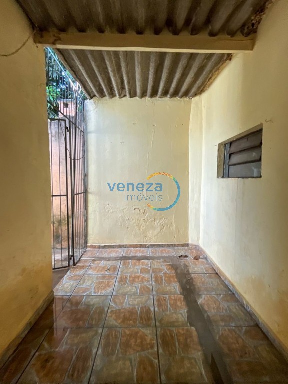 Casa Comercial à venda no bairro Coliseu de Londrina com 170m<sup>2</sup> útil, 1 vaga de garagem