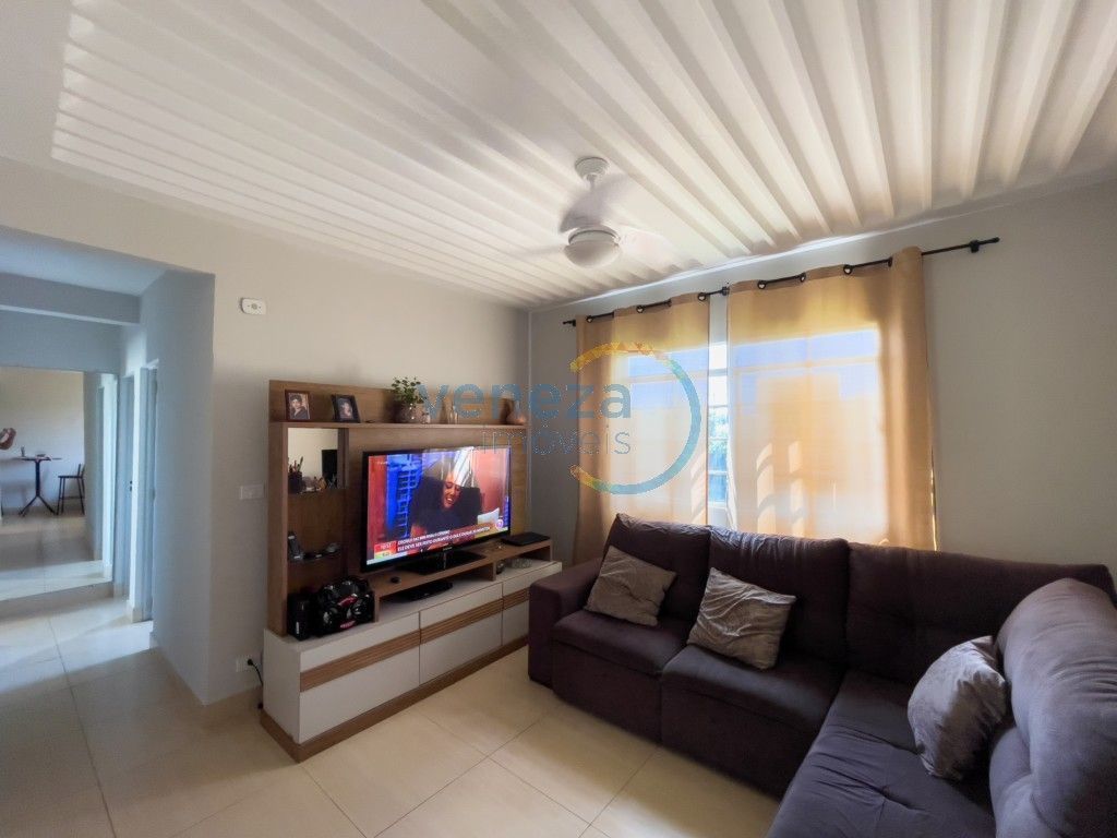 Apartamento à venda no bairro Panorama de Londrina com 57.35m<sup>2</sup> útil, 3 quartos, 1 vaga de garagem