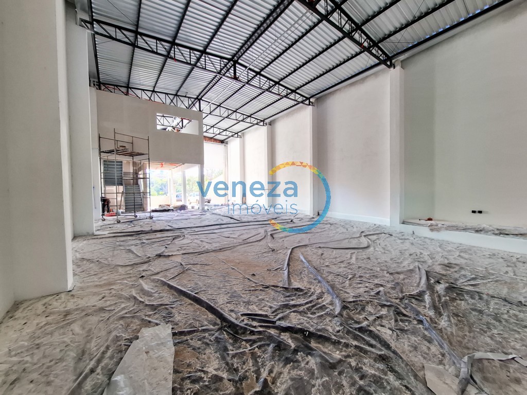 Barracão para locação no bairro Portal de Versalhes de Londrina com 245m<sup>2</sup> útil, 2 vagas de garagem
