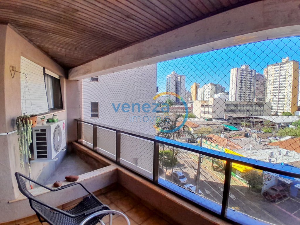 Apartamento à venda no bairro Centro de Londrina com 283.98m<sup>2</sup> útil, 4 quartos, 2 vagas de garagem