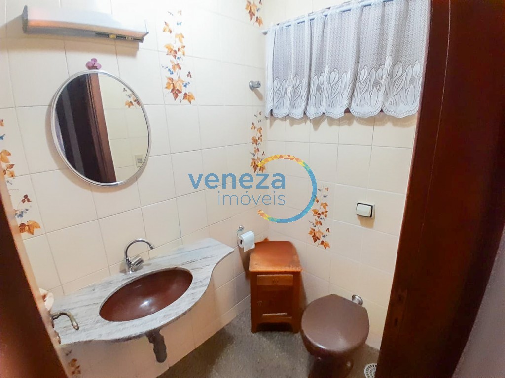 Apartamento à venda no bairro Centro de Londrina com 283.98m<sup>2</sup> útil, 4 quartos, 2 vagas de garagem