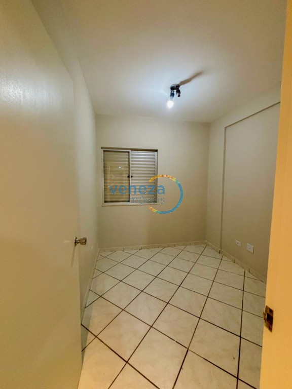 Apartamento à venda no bairro Jamaica de Londrina com 68.1m<sup>2</sup> útil, 3 quartos, 1 vaga de garagem