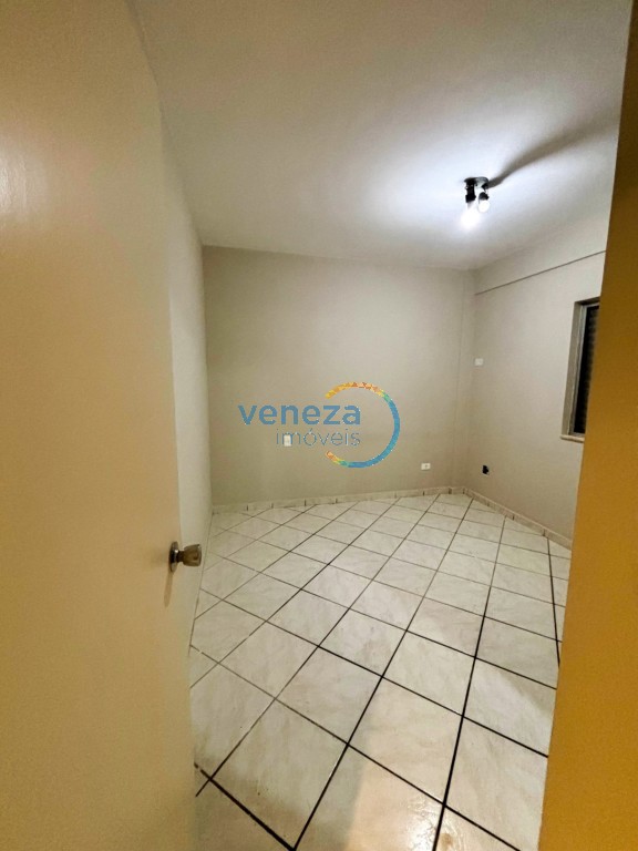 Apartamento à venda no bairro Jamaica de Londrina com 68.1m<sup>2</sup> útil, 3 quartos, 1 vaga de garagem