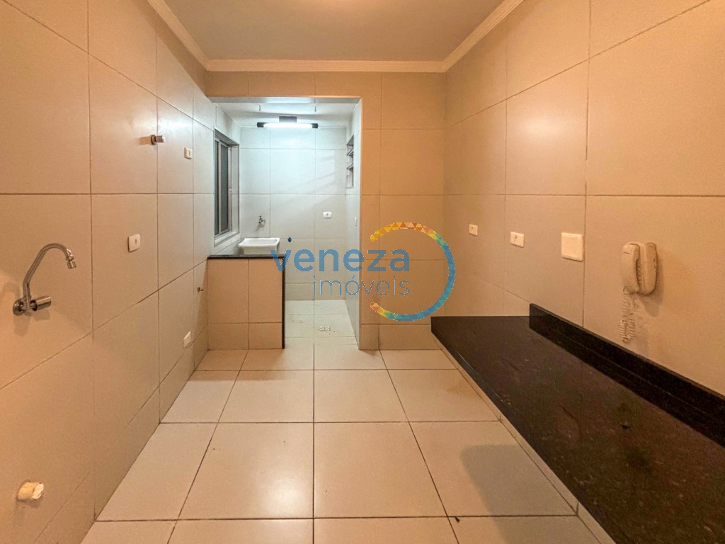 Apartamento à venda no bairro Jamaica de Londrina com 68.1m<sup>2</sup> útil, 3 quartos, 1 vaga de garagem