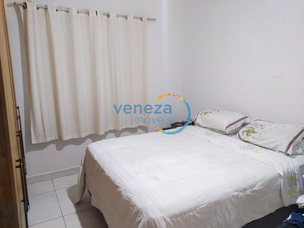 Casa Residencial à venda no bairro Coliseu de Londrina com 76m<sup>2</sup> útil, 3 quartos, 1 vaga de garagem