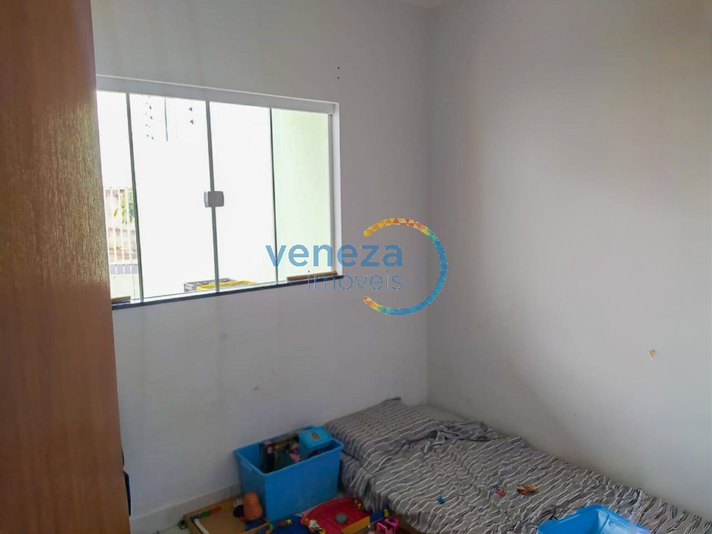 Casa Residencial à venda no bairro Coliseu de Londrina com 76m<sup>2</sup> útil, 3 quartos, 1 vaga de garagem