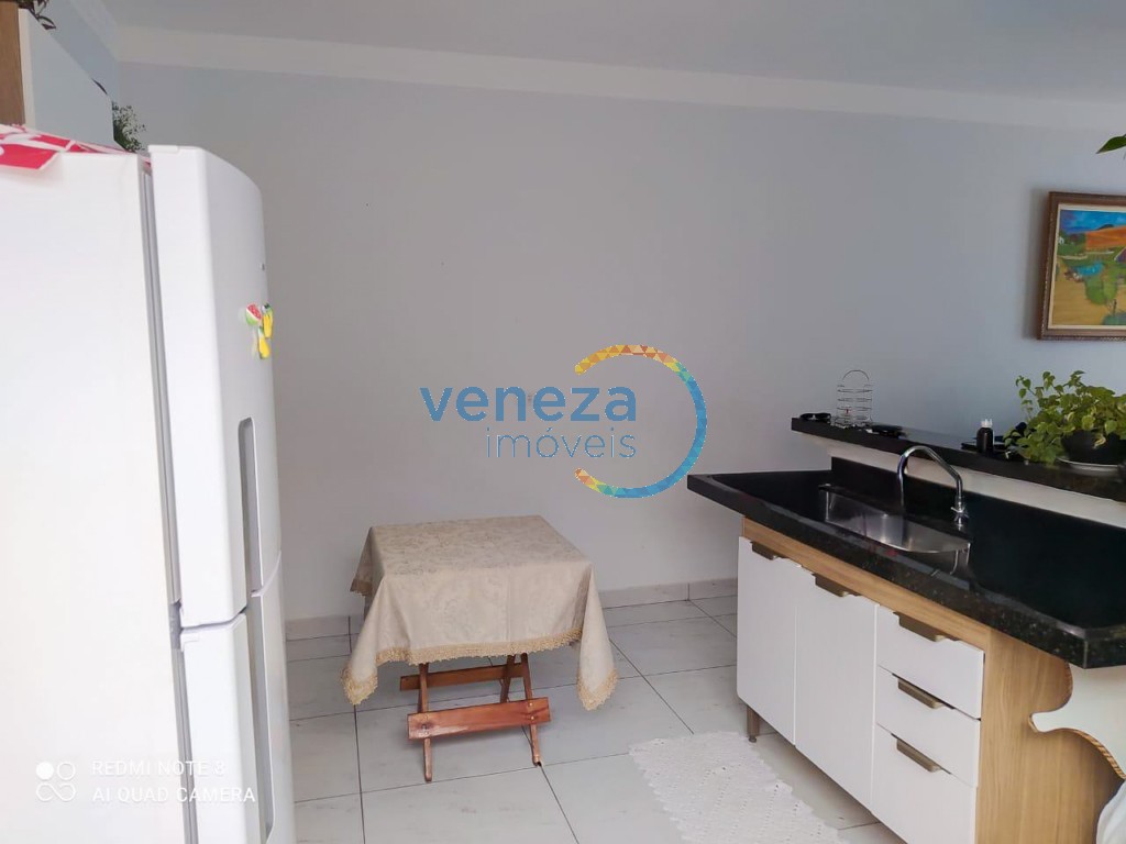 Casa Residencial à venda no bairro Coliseu de Londrina com 76m<sup>2</sup> útil, 3 quartos, 1 vaga de garagem