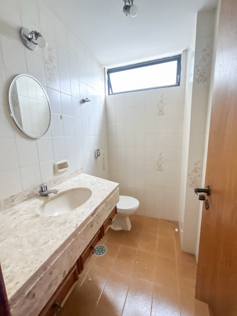 Apartamento para locacao no Centro em Londrina com 184m² por R$ 2.500