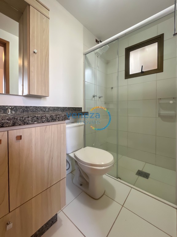 Apartamento para locação no bairro Centro de Londrina com 77.21m<sup>2</sup> útil, 3 quartos, 2 vagas de garagem