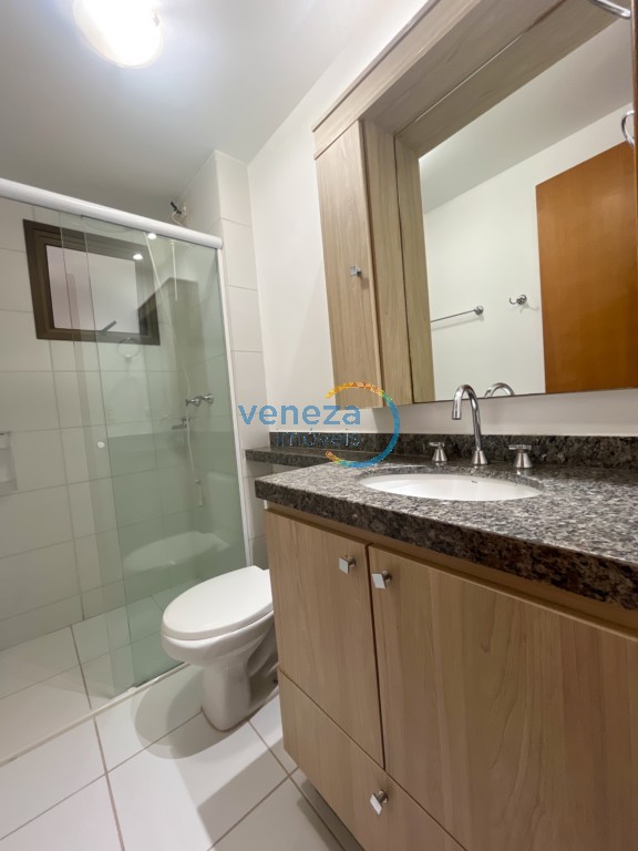 Apartamento para locação no bairro Centro de Londrina com 77.21m<sup>2</sup> útil, 3 quartos, 2 vagas de garagem