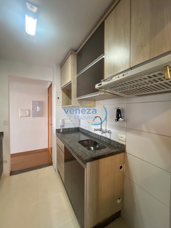 Apartamento para locação no bairro Centro de Londrina com 77.21m<sup>2</sup> útil, 3 quartos, 2 vagas de garagem