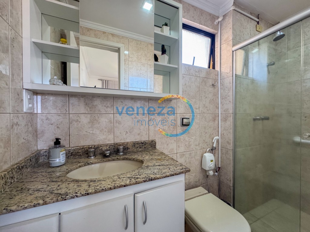 Apartamento à venda no bairro Centro de Londrina com 103.13m<sup>2</sup> útil, 3 quartos, 2 vagas de garagem