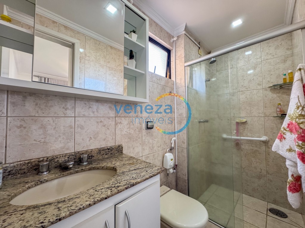 Apartamento à venda no bairro Centro de Londrina com 103.13m<sup>2</sup> útil, 3 quartos, 2 vagas de garagem