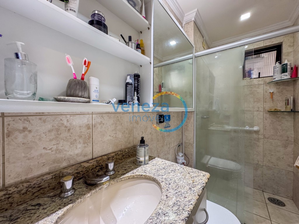 Apartamento à venda no bairro Centro de Londrina com 103.13m<sup>2</sup> útil, 3 quartos, 2 vagas de garagem