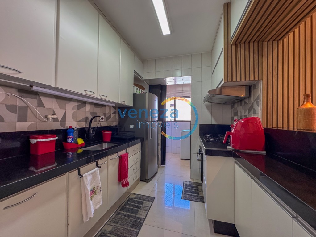 Apartamento à venda no bairro Centro de Londrina com 103.13m<sup>2</sup> útil, 3 quartos, 2 vagas de garagem