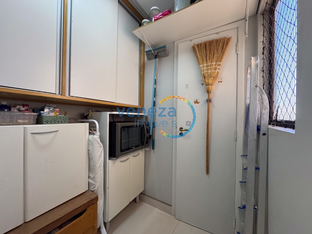 Apartamento à venda no bairro Centro de Londrina com 103.13m<sup>2</sup> útil, 3 quartos, 2 vagas de garagem