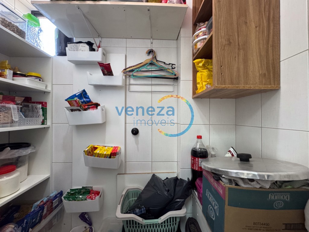 Apartamento à venda no bairro Centro de Londrina com 103.13m<sup>2</sup> útil, 3 quartos, 2 vagas de garagem