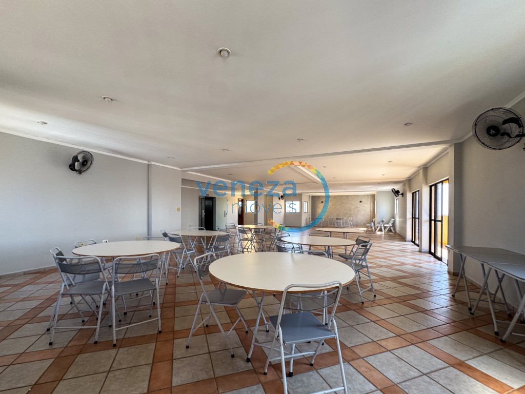 Apartamento à venda no bairro Centro de Londrina com 103.13m<sup>2</sup> útil, 3 quartos, 2 vagas de garagem