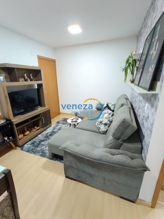 Apartamento à venda no bairro Cidade Industrial II de Londrina com 45m<sup>2</sup> útil, 2 quartos, 1 vaga de garagem