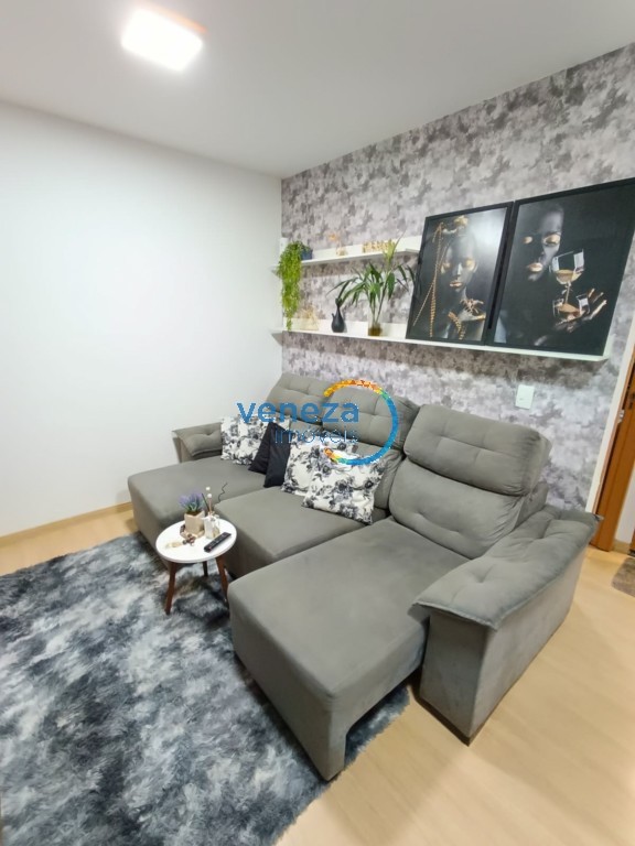 Apartamento à venda no bairro Cidade Industrial II de Londrina com 45m<sup>2</sup> útil, 2 quartos, 1 vaga de garagem