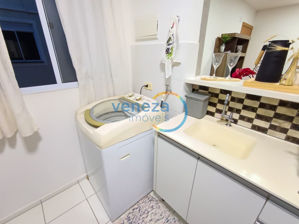 Apartamento à venda no bairro Cidade Industrial II de Londrina com 45m<sup>2</sup> útil, 2 quartos, 1 vaga de garagem