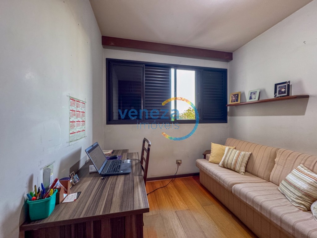 Apartamento à venda no bairro Centro de Londrina com 100m<sup>2</sup> útil, 3 quartos, 1 vaga de garagem