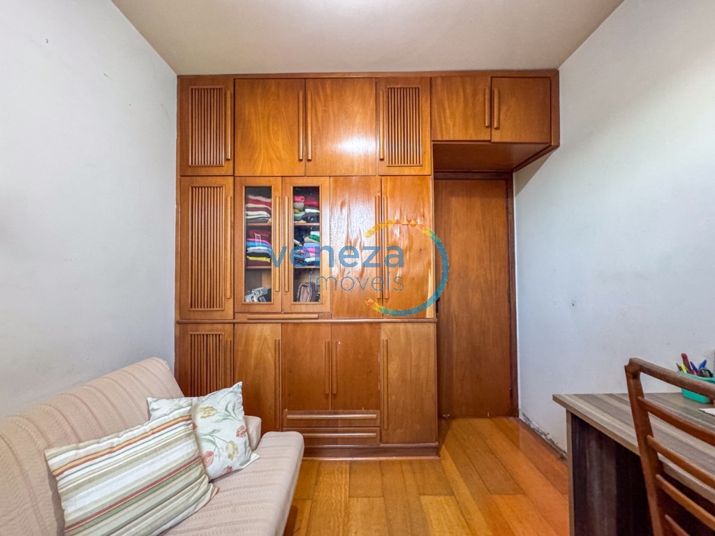 Apartamento à venda no bairro Centro de Londrina com 100m<sup>2</sup> útil, 3 quartos, 1 vaga de garagem