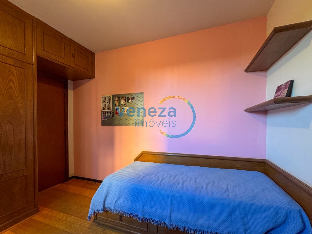 Apartamento à venda no bairro Centro de Londrina com 100m<sup>2</sup> útil, 3 quartos, 1 vaga de garagem