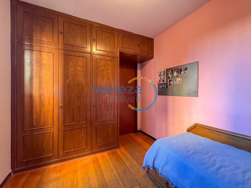 Apartamento à venda no bairro Centro de Londrina com 100m<sup>2</sup> útil, 3 quartos, 1 vaga de garagem