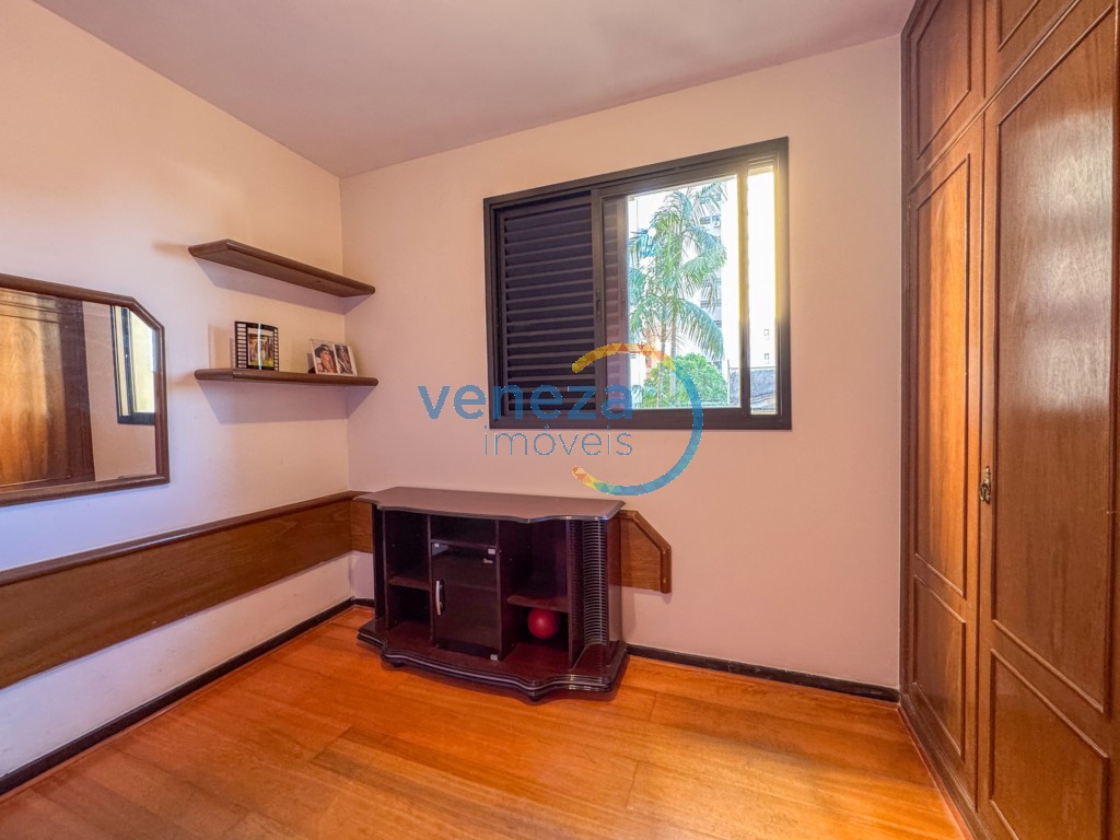 Apartamento à venda no bairro Centro de Londrina com 100m<sup>2</sup> útil, 3 quartos, 1 vaga de garagem