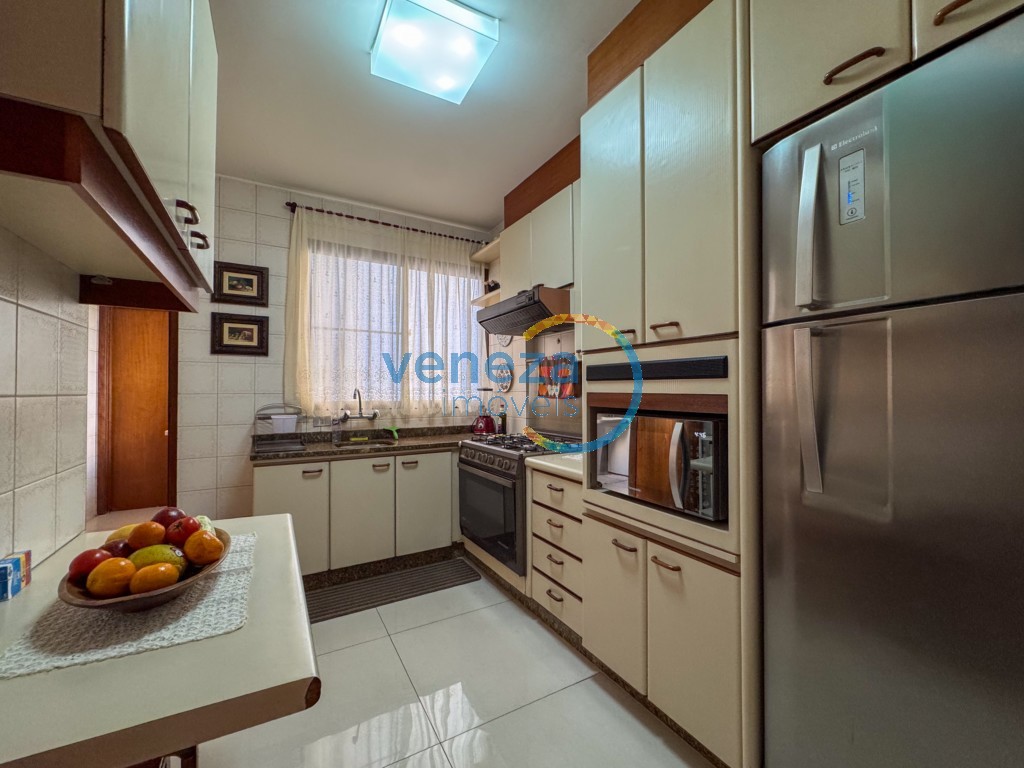 Apartamento à venda no bairro Centro de Londrina com 100m<sup>2</sup> útil, 3 quartos, 1 vaga de garagem