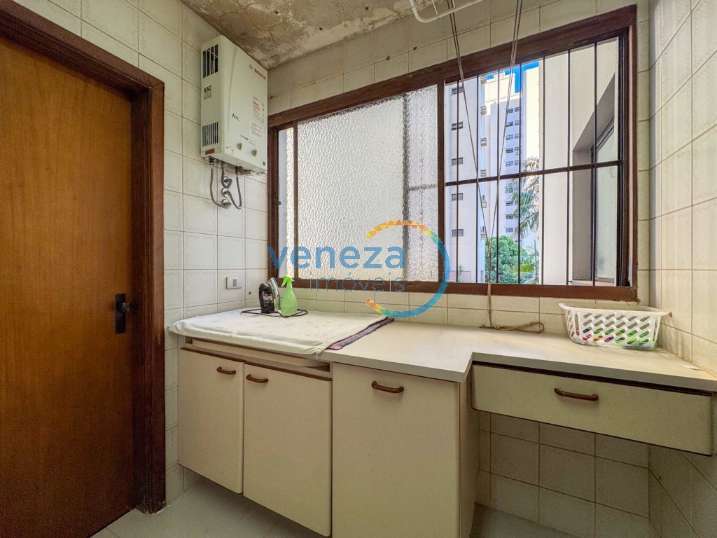 Apartamento à venda no bairro Centro de Londrina com 100m<sup>2</sup> útil, 3 quartos, 1 vaga de garagem