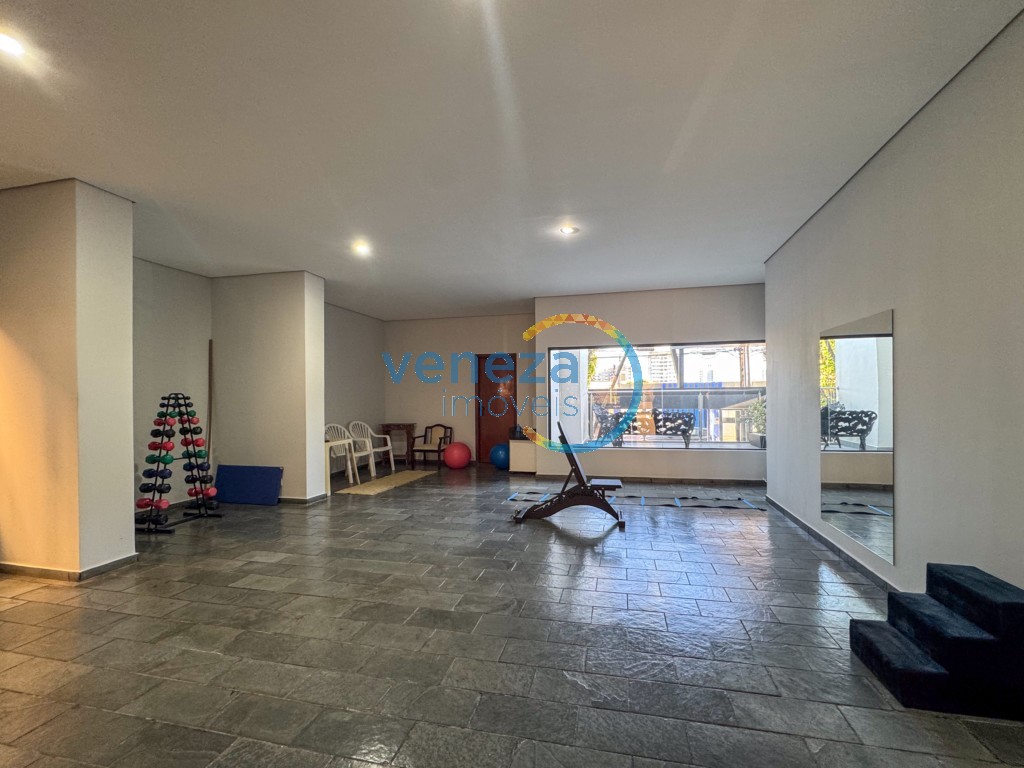 Apartamento à venda no bairro Centro de Londrina com 100m<sup>2</sup> útil, 3 quartos, 1 vaga de garagem