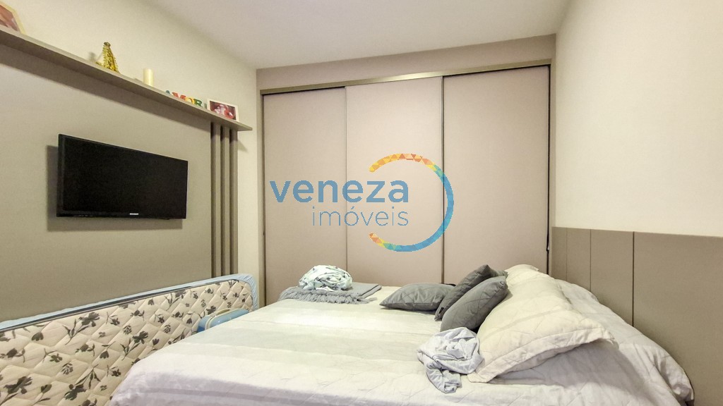 Casa Residencial à venda no bairro Neman Sahyun de Londrina com 116m<sup>2</sup> útil, 4 quartos, 2 vagas de garagem