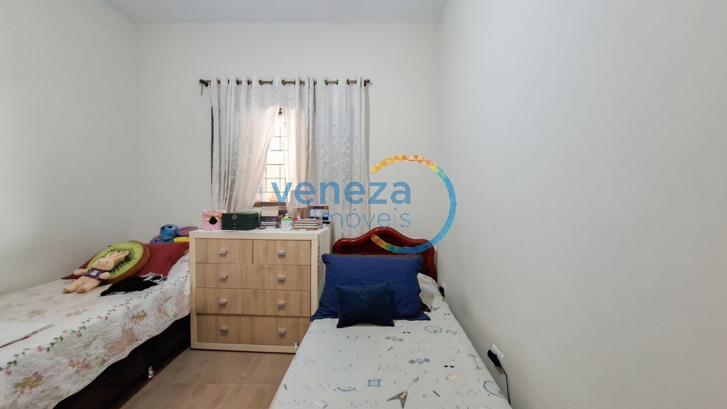 Casa Residencial à venda no bairro Neman Sahyun de Londrina com 116m<sup>2</sup> útil, 4 quartos, 2 vagas de garagem