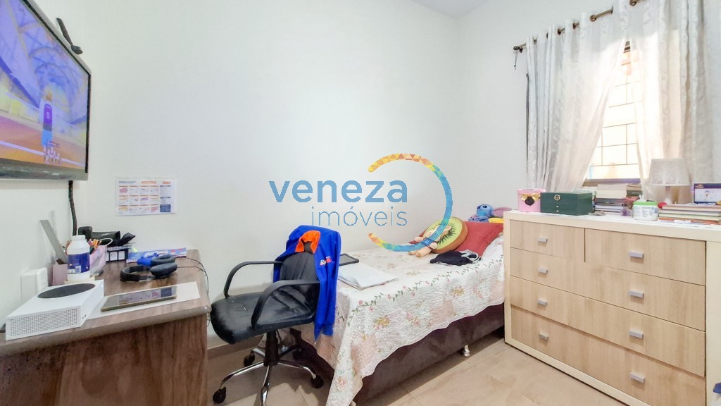 Casa Residencial à venda no bairro Neman Sahyun de Londrina com 116m<sup>2</sup> útil, 4 quartos, 2 vagas de garagem