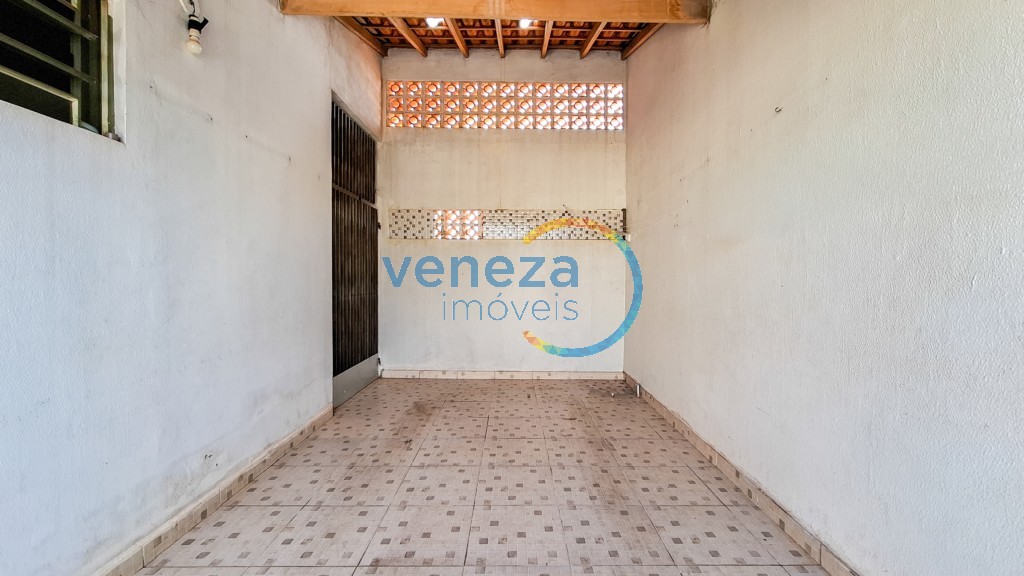 Casa Residencial à venda no bairro Neman Sahyun de Londrina com 116m<sup>2</sup> útil, 4 quartos, 2 vagas de garagem